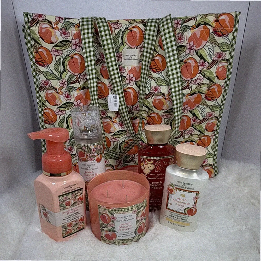 Vera Bradley x Bath & Body Works Peach Blossom & Nectar Gift Set w/ Lotion tote